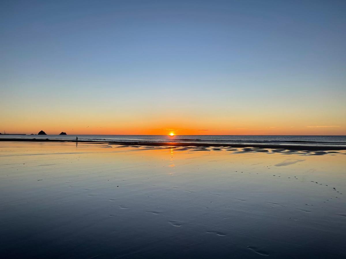 Ocean Front East End Beach House ニュープリマス エクステリア 写真